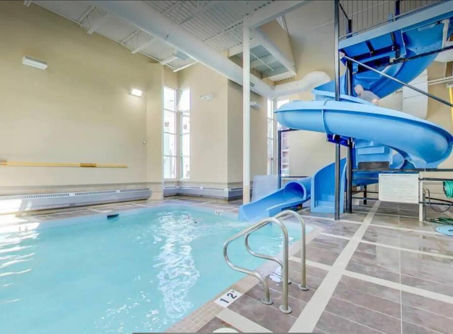 Cozy One Bedroom Condo With Indoor Pool And Hottub Canmore Eksteriør bilde
