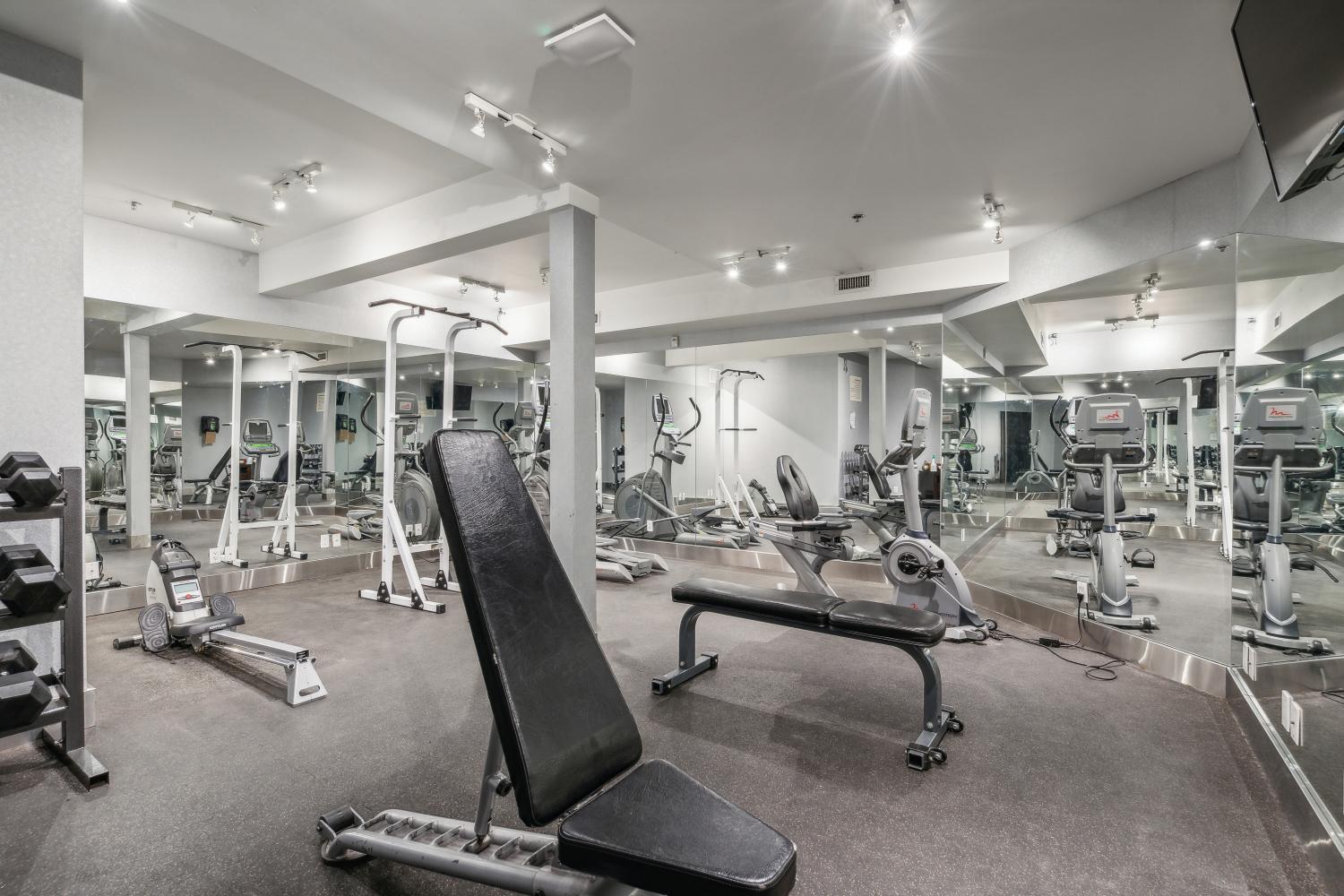 Cozy One Bedroom Condo With Indoor Pool And Hottub Canmore Eksteriør bilde